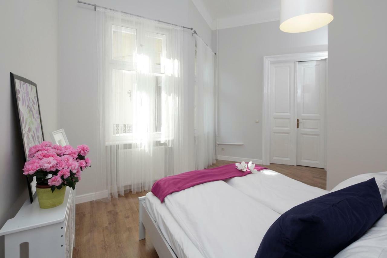Urban Haven - 3 Beds, 3 Baths, Free Parking, Near Central Market Budapest Exterior foto