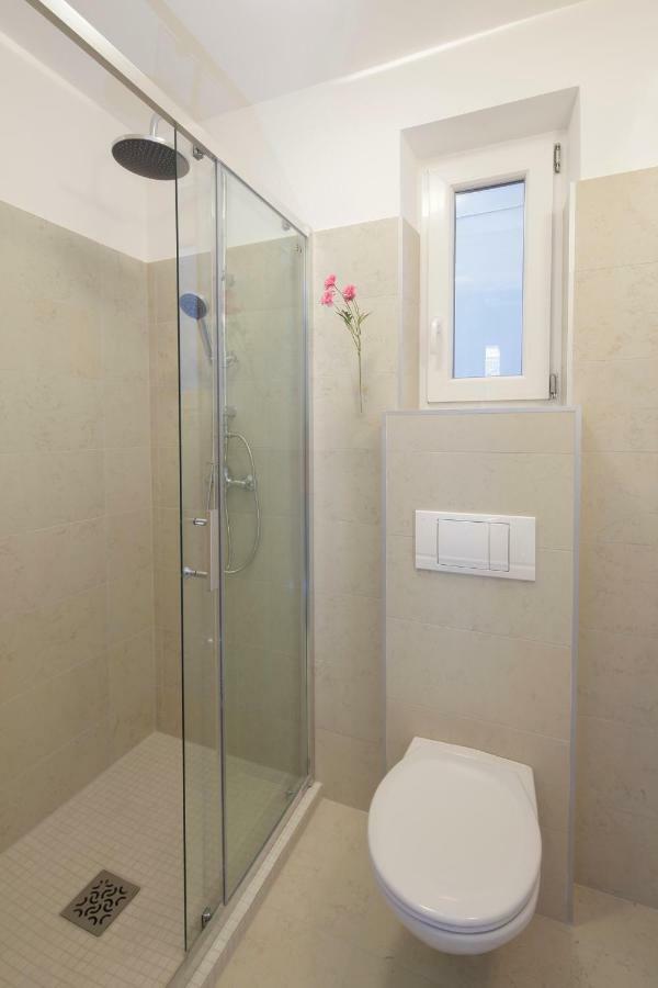 Urban Haven - 3 Beds, 3 Baths, Free Parking, Near Central Market Budapest Exterior foto