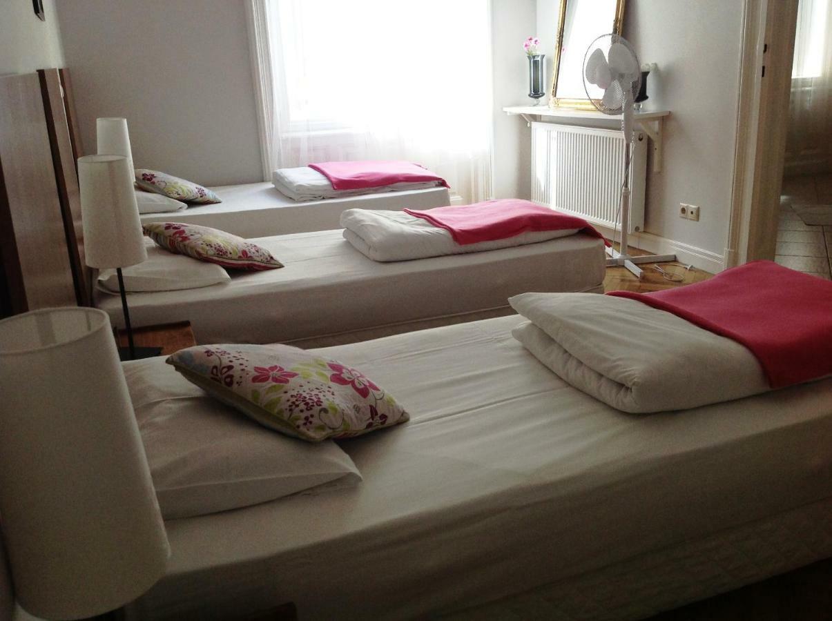 Urban Haven - 3 Beds, 3 Baths, Free Parking, Near Central Market Budapest Exterior foto